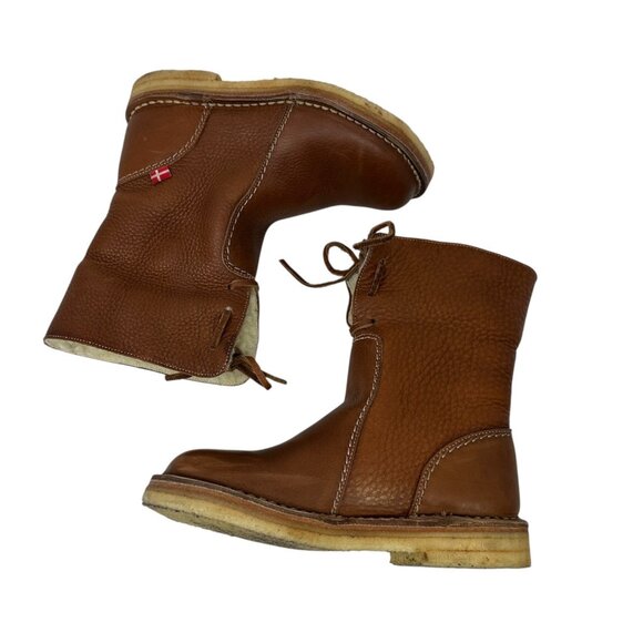 Stylish Brown Winter Boots for Women - Picture 13 of 16